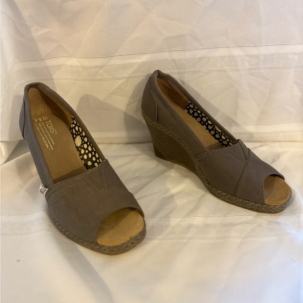 Toms Brown Peep Toe Wedges